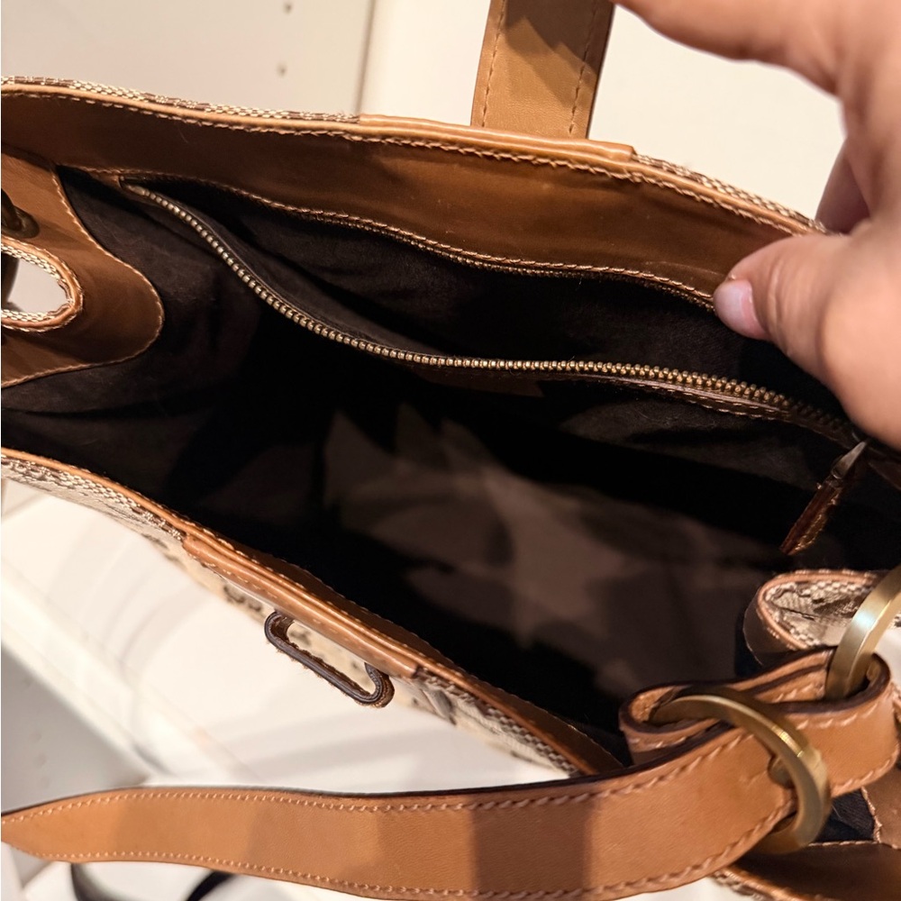 Gucci Tan and Brown Monogram Tote - Picture 12 of 14